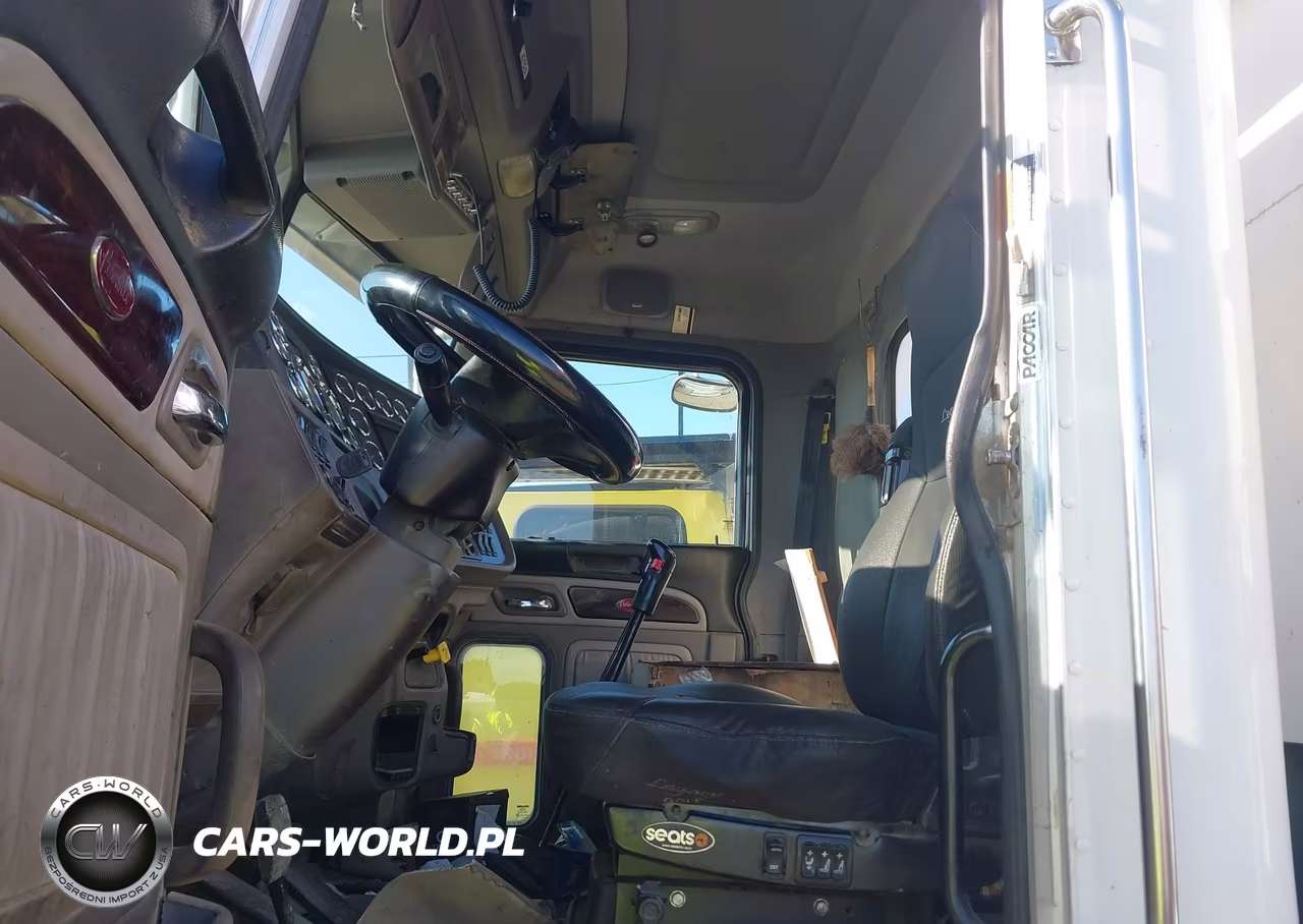 2013 Peterbilt 386 VIN:1XPHD49X0DD178373 - 7