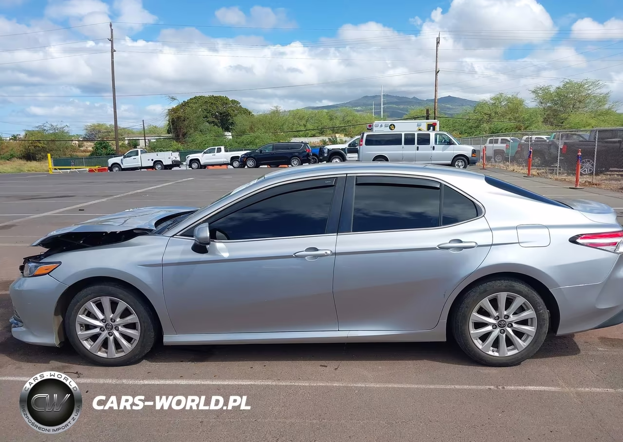 2018 Toyota Camry Le VIN:4T1B11HK2JU555068 - 15