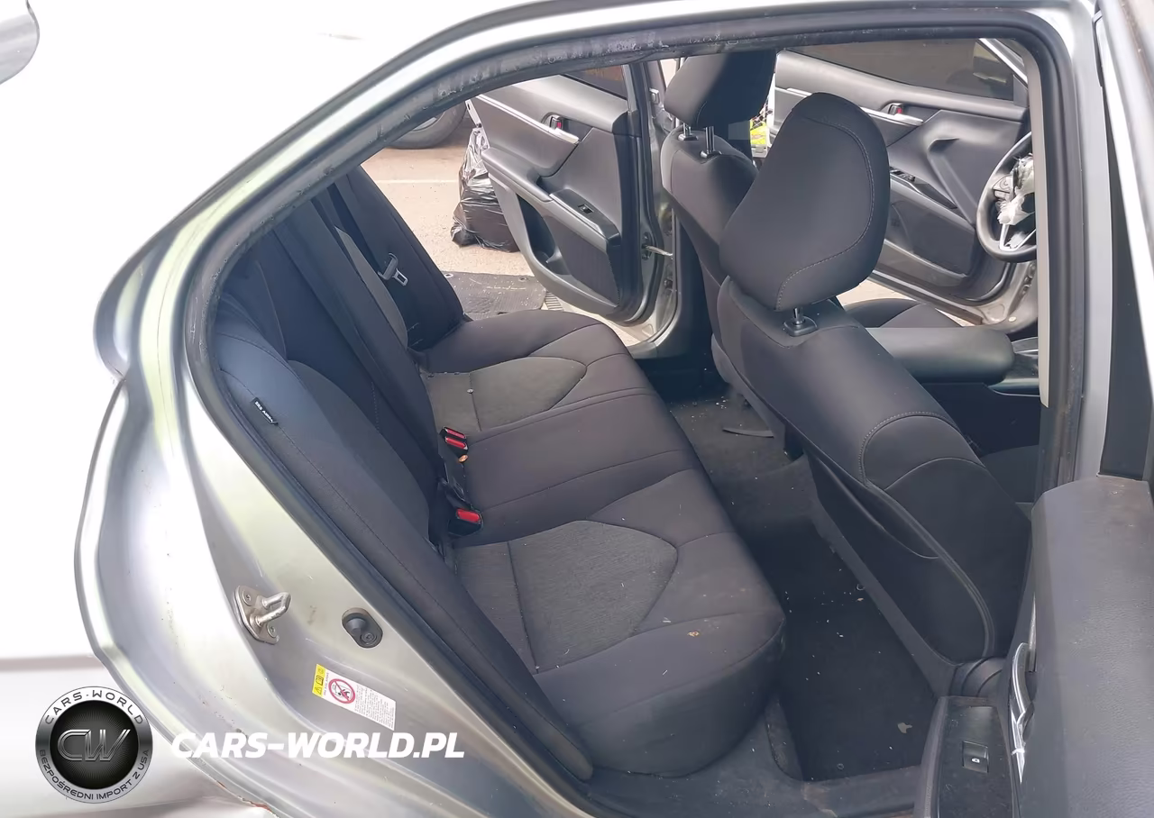 2018 Toyota Camry Le VIN:4T1B11HK2JU555068 - 8