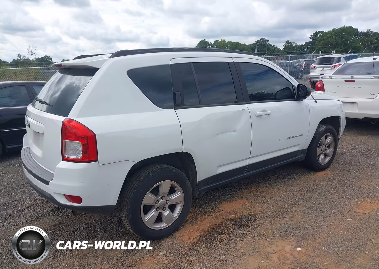 2015 Jeep Compass Sport VIN:1C4NJCBA6FD273391 - 4