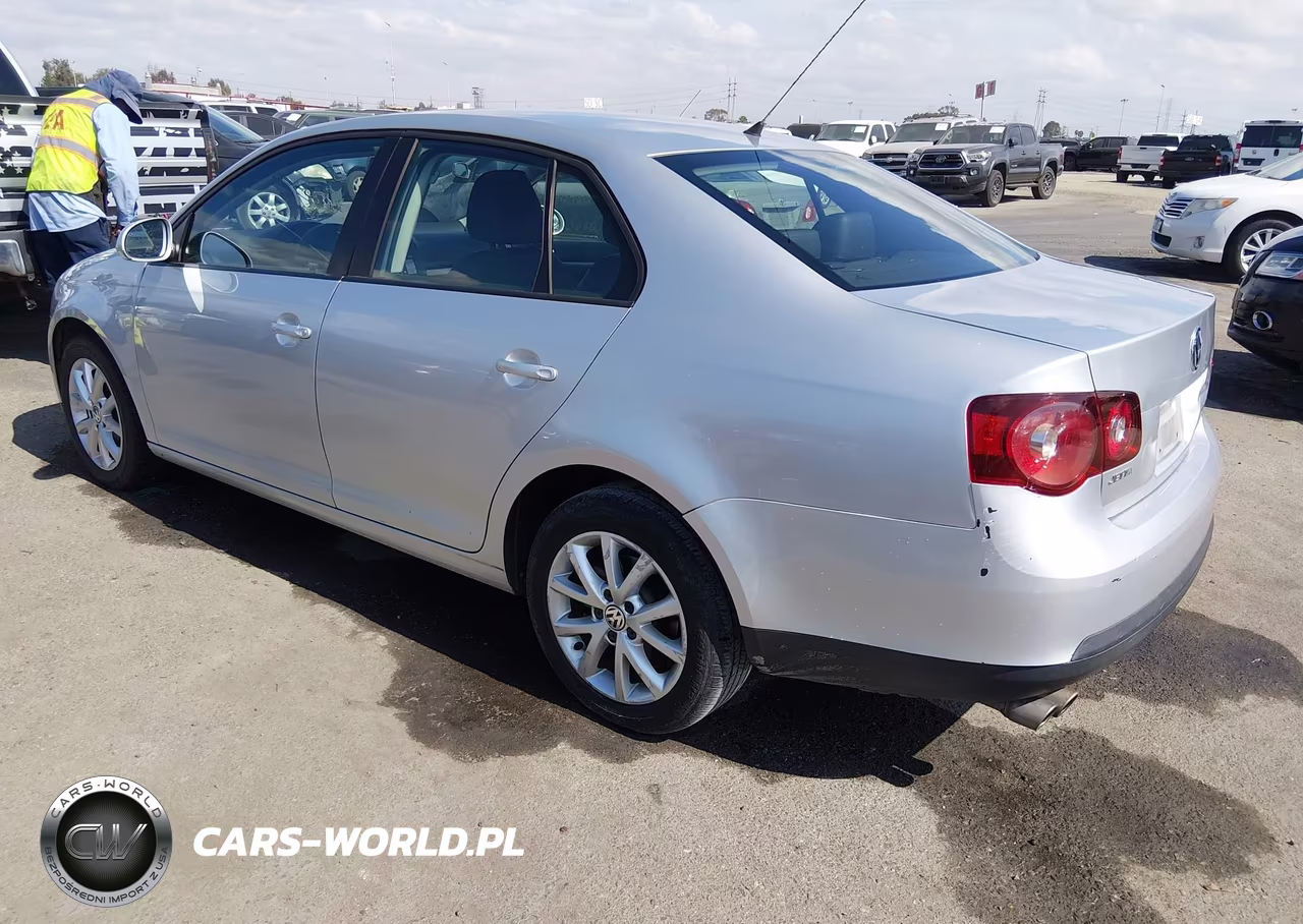 2010 Volkswagen Jetta Limited Edition VIN:3VWRZ7AJ5AM098340 - 3