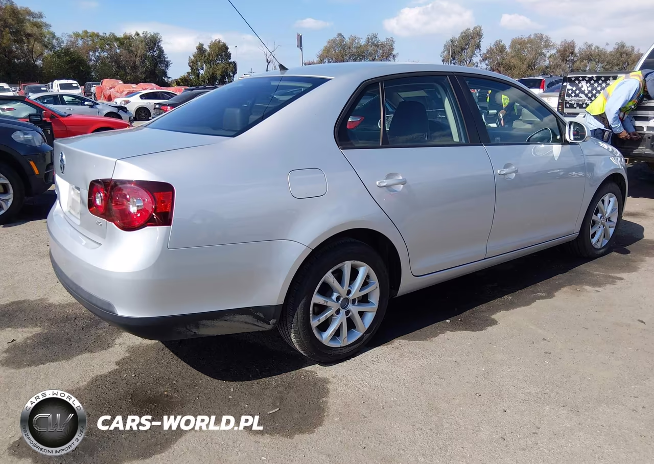 2010 Volkswagen Jetta Limited Edition VIN:3VWRZ7AJ5AM098340 - 4