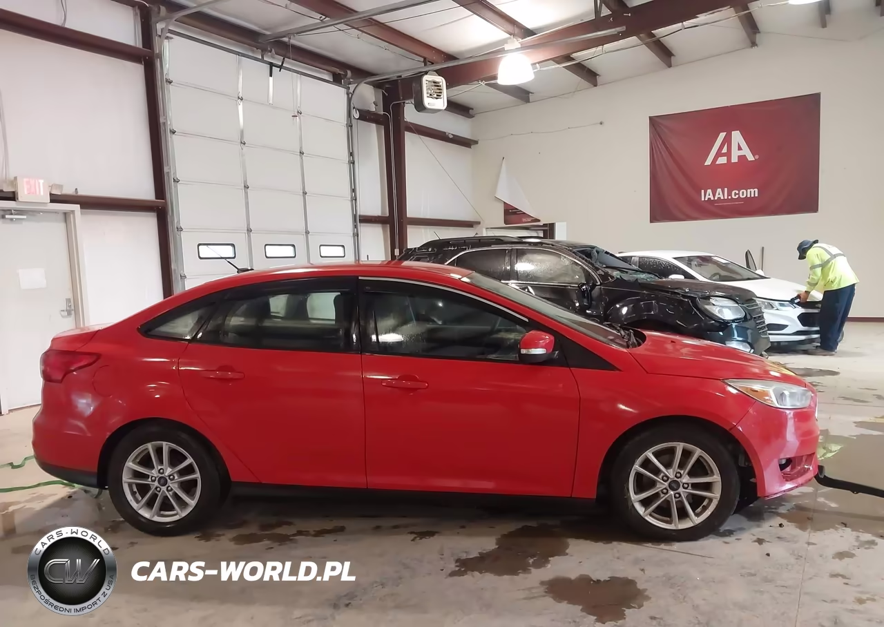 2016 Ford Focus Se VIN:1FADP3F2XGL303986 - 13