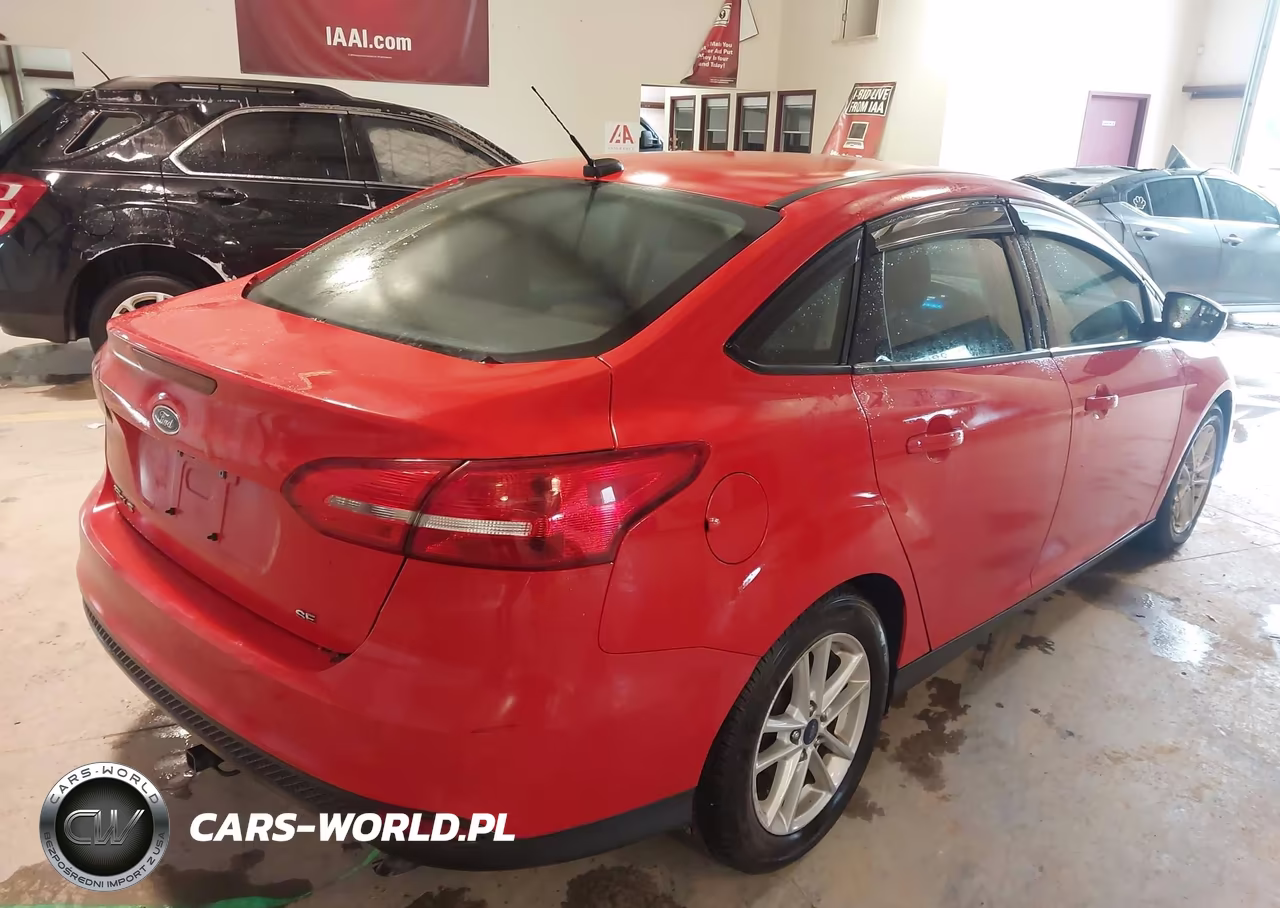 2016 Ford Focus Se VIN:1FADP3F2XGL303986 - 4