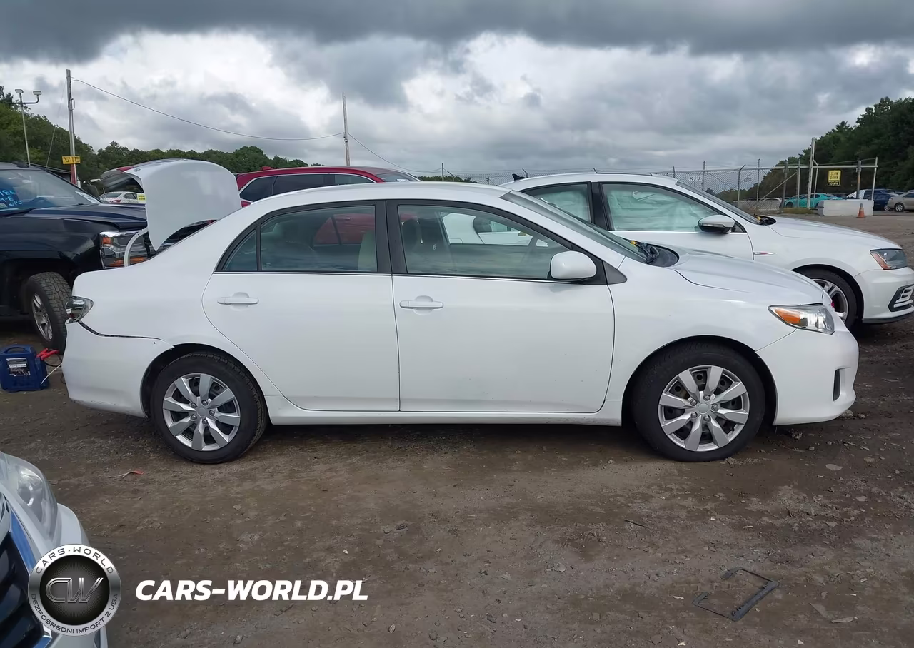 2013 Toyota Corolla Le VIN:5YFBU4EE3DP123554 - 13