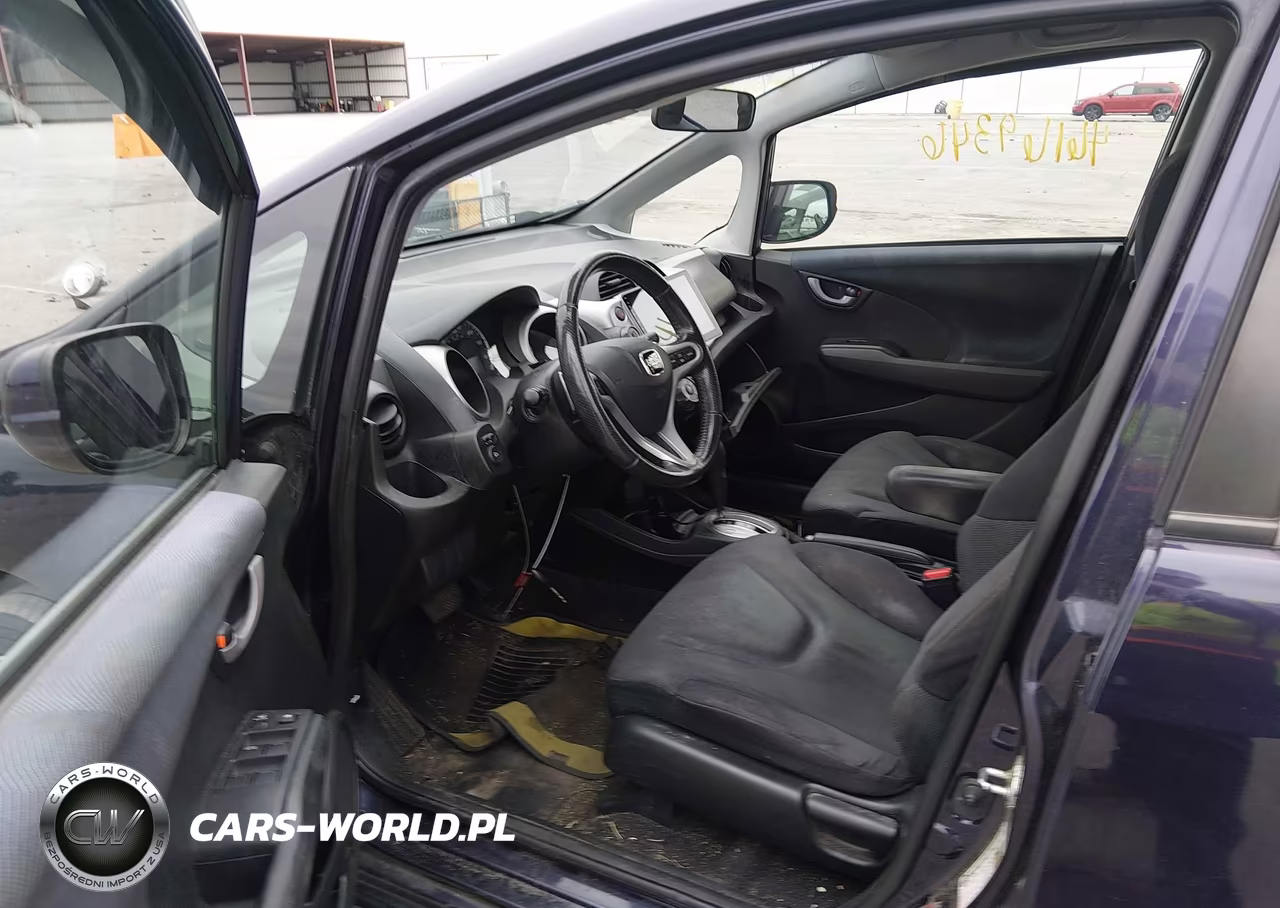 2010 Honda Fit Sport VIN:JHMGE8H48AC031744 - 5