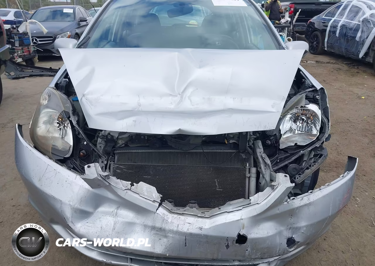 2013 Honda Fit VIN:JHMGE8H33DC002180 - 6