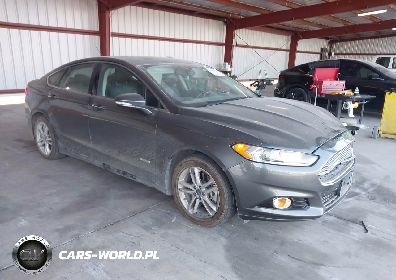 2015 Ford Fusion Energi Titanium – zdjęcie 1 z 18