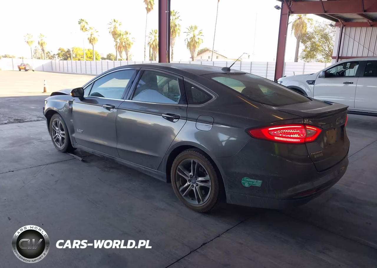 2015 Ford Fusion Energi Titanium VIN:3FA6P0SU0FR170489 - 3