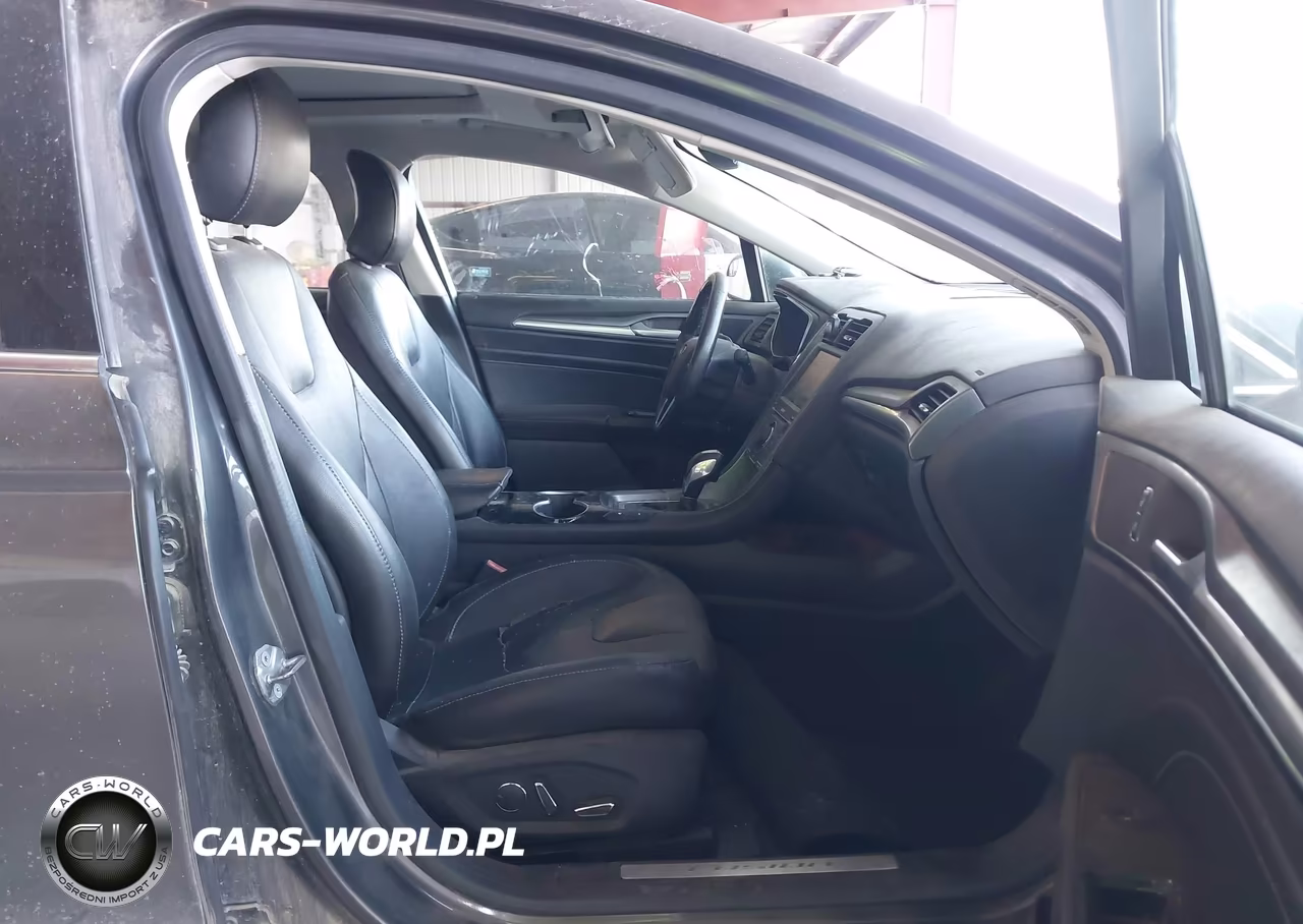 2015 Ford Fusion Energi Titanium VIN:3FA6P0SU0FR170489 - 5