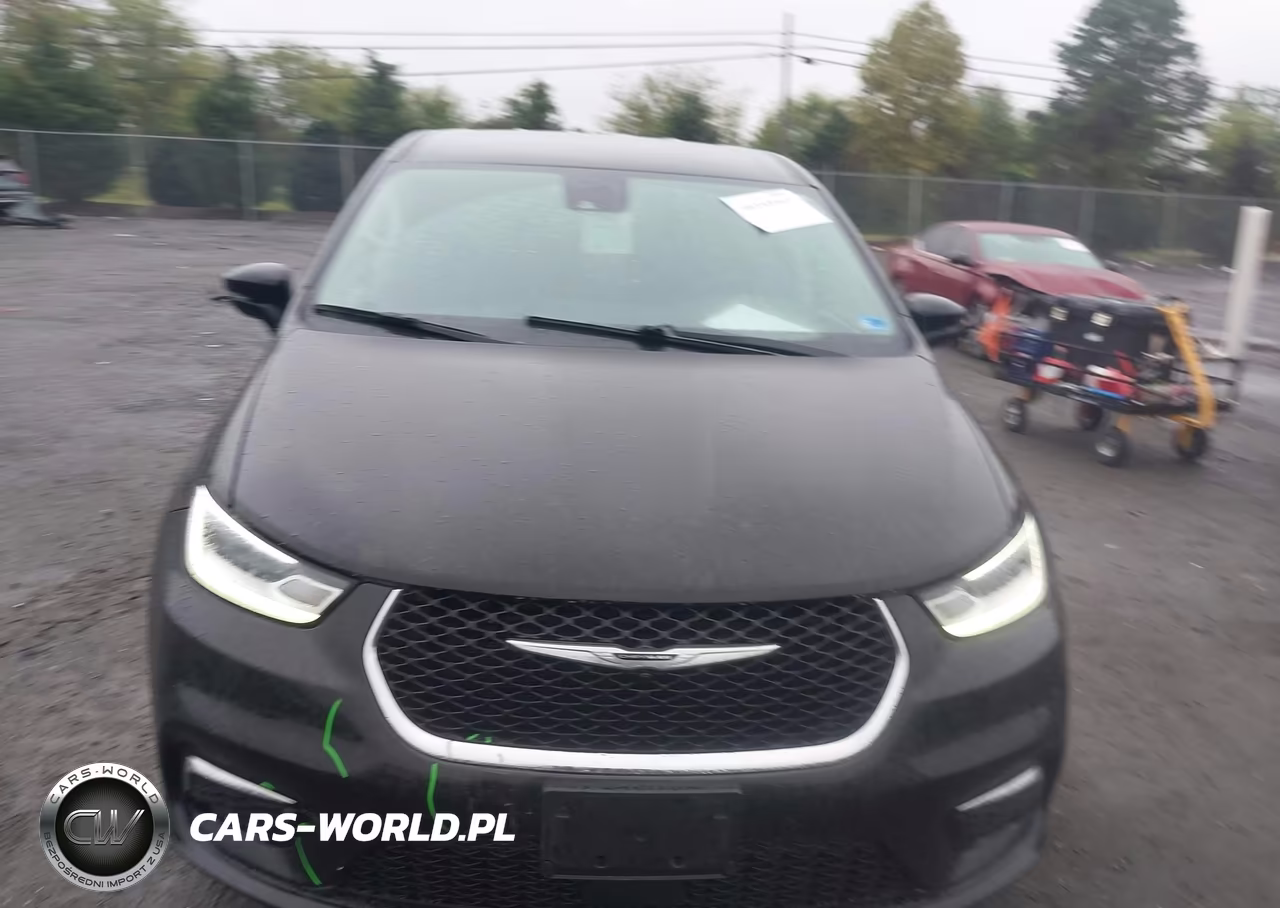 2024 Chrysler Pacifica Hybrid Select VIN:2C4RC1S7XRR104187 - 12