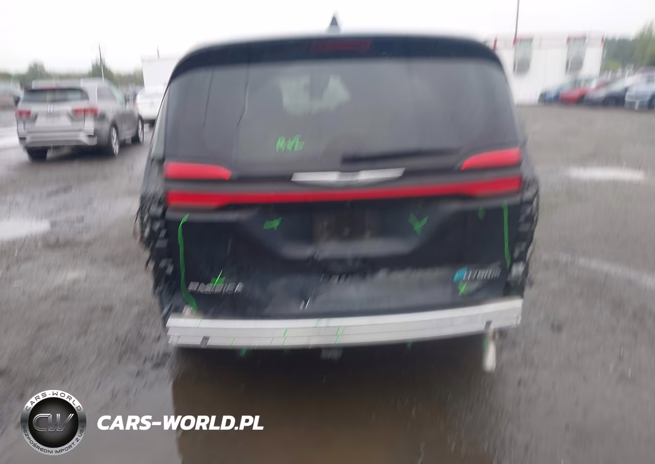 2024 Chrysler Pacifica Hybrid Select VIN:2C4RC1S7XRR104187 - 16