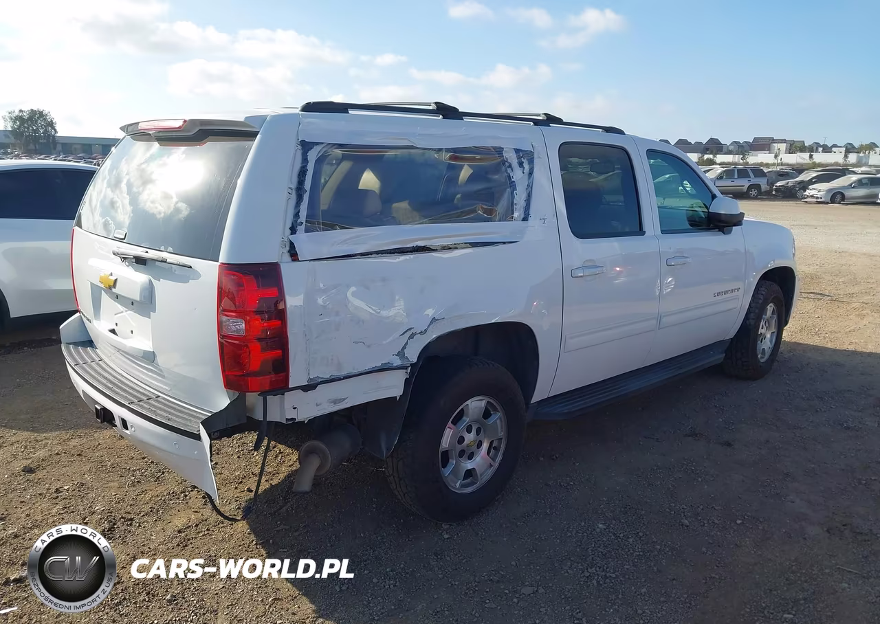2013 Chevrolet Suburban 1500 Lt VIN:1GNSKJE70DR258574 - 4