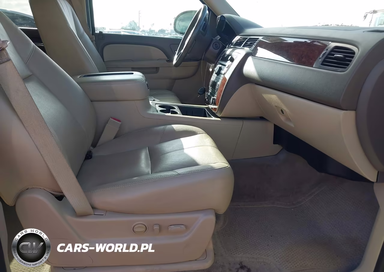 2013 Chevrolet Suburban 1500 Lt VIN:1GNSKJE70DR258574 - 5