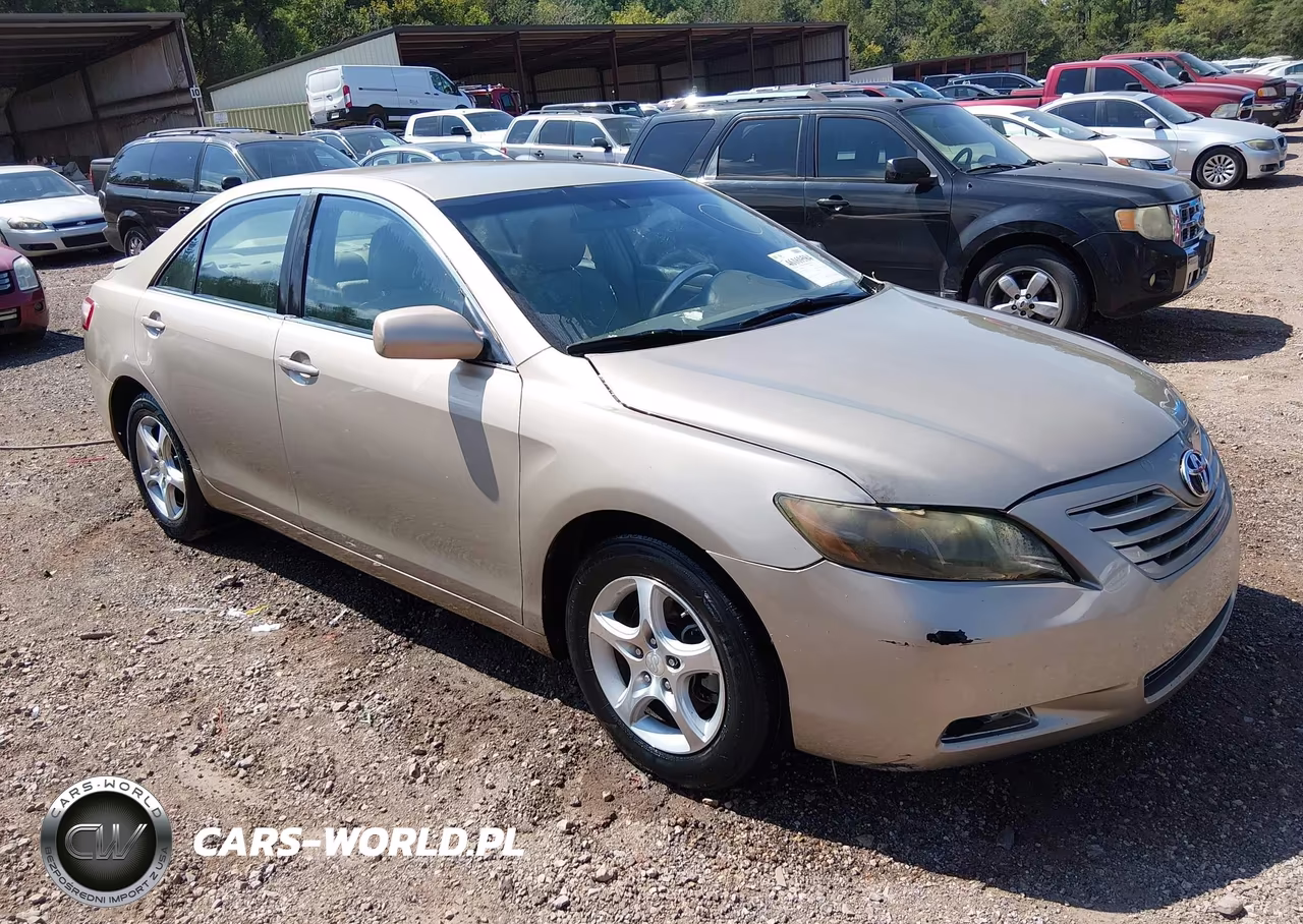 2009 Toyota Camry Le – zdjęcie 1 z 16