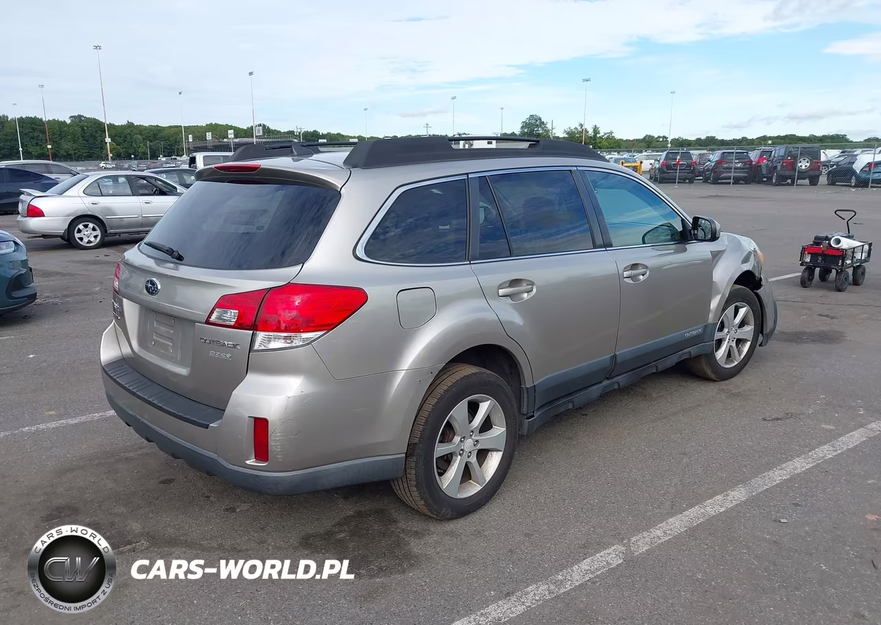 2014 Subaru Outback 2.5I Premium VIN:4S4BRBCC2E3206678 - 4