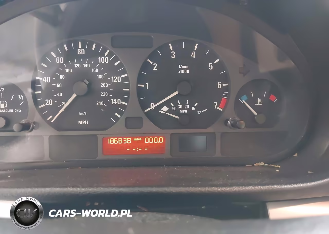 2004 BMW 325Xi VIN:WBAEU33434PR13596 - 7