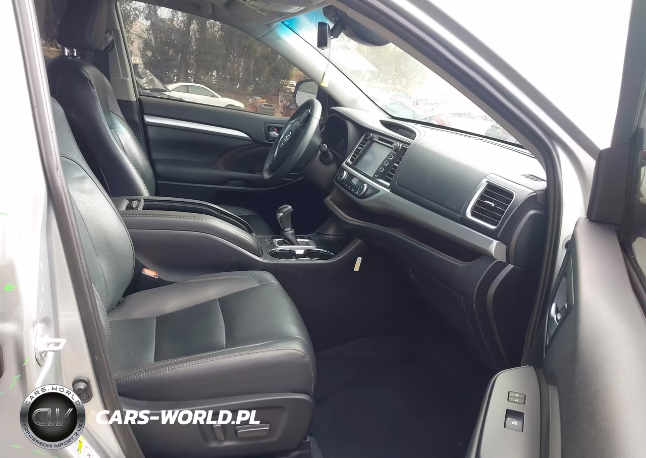2019 Toyota Highlander Xle VIN:5TDKZRFH2KS555208 - 5