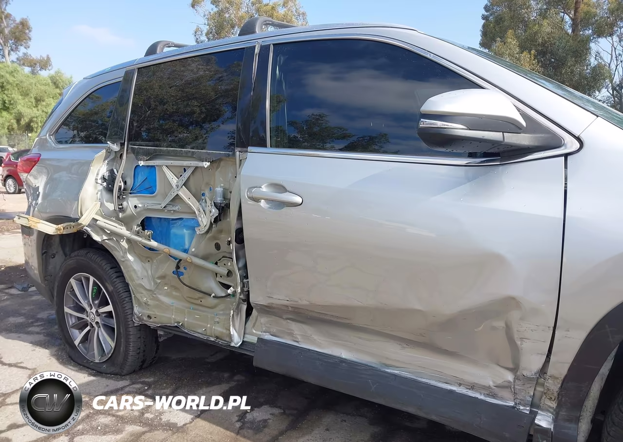2019 Toyota Highlander Xle VIN:5TDKZRFH2KS555208 - 6