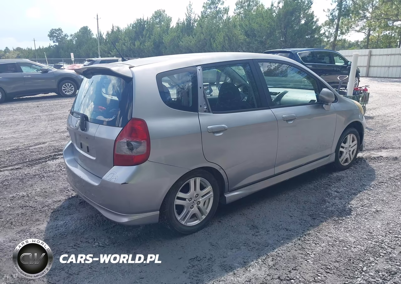 2008 Honda Fit Sport VIN:JHMGD38638S012302 - 4
