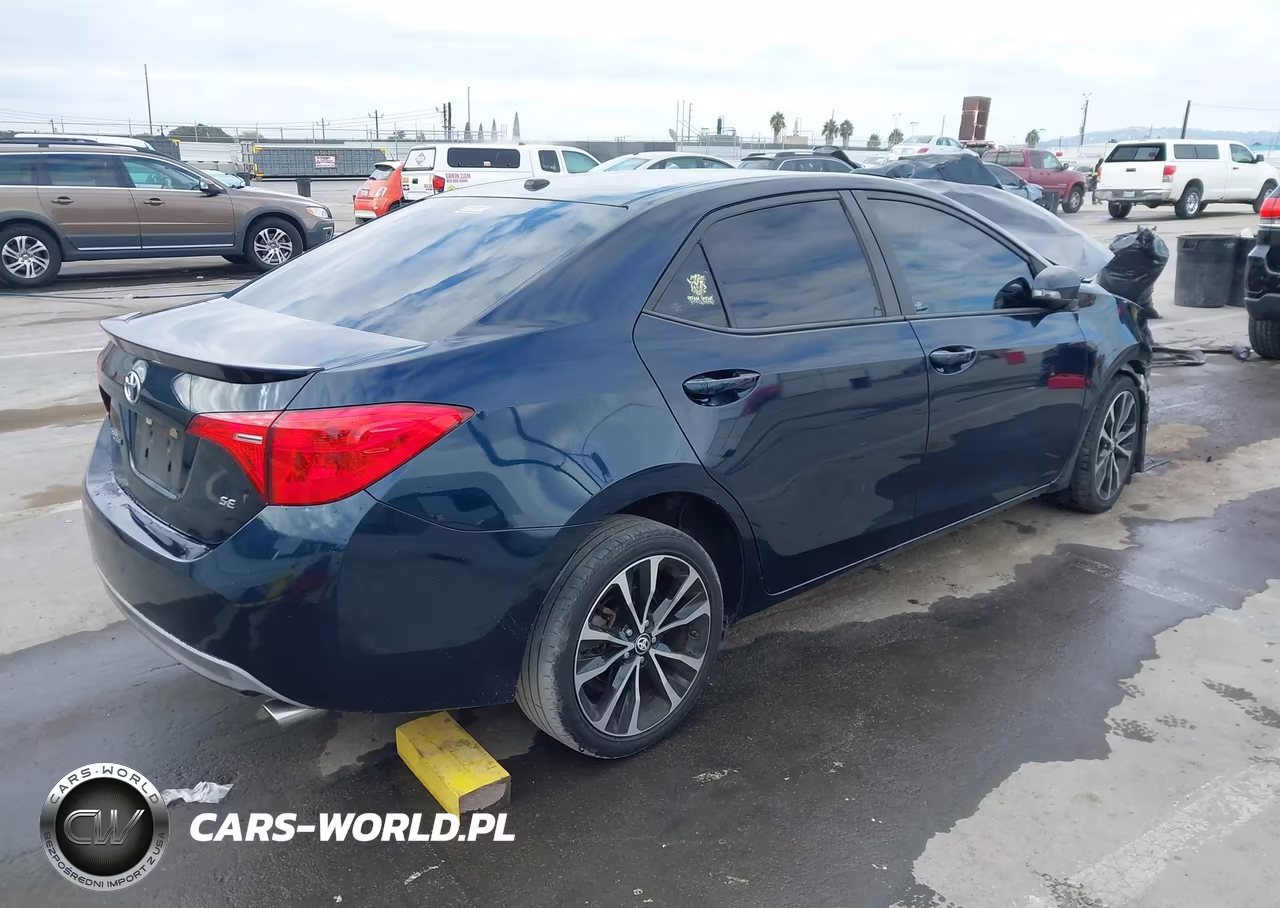 2017 Toyota Corolla Se VIN:5YFBURHE4HP687597 - 4