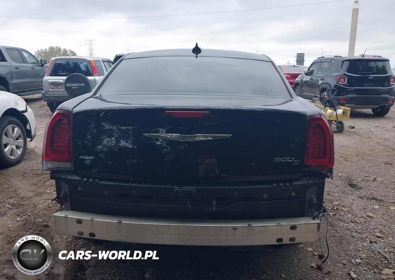 2016 Chrysler 300 300S VIN:2C3CCAGG2GH329449 - 16