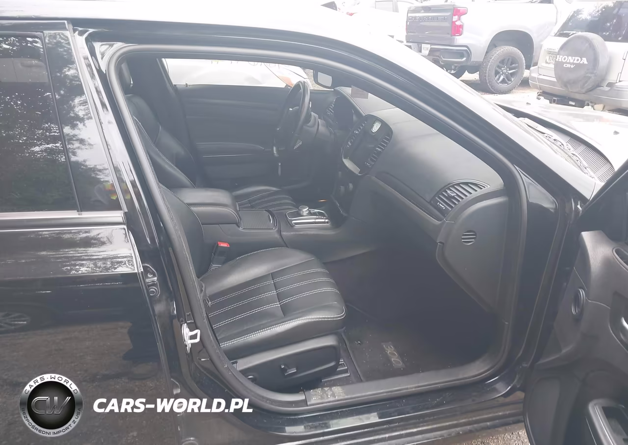 2016 Chrysler 300 300S VIN:2C3CCAGG2GH329449 - 5