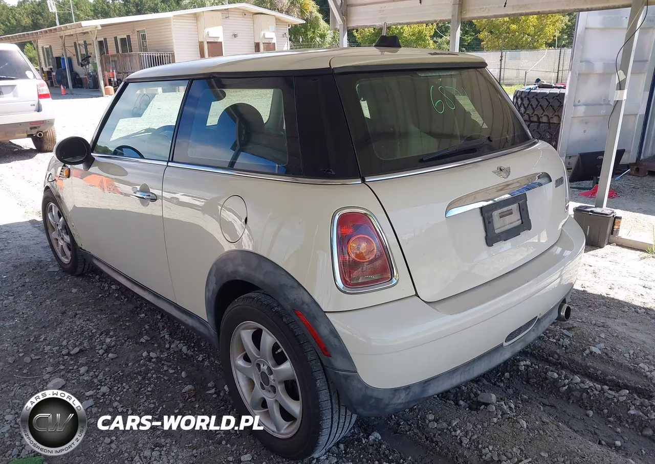 2009 Mini Cooper VIN:WMWMF33559TW76493 - 3