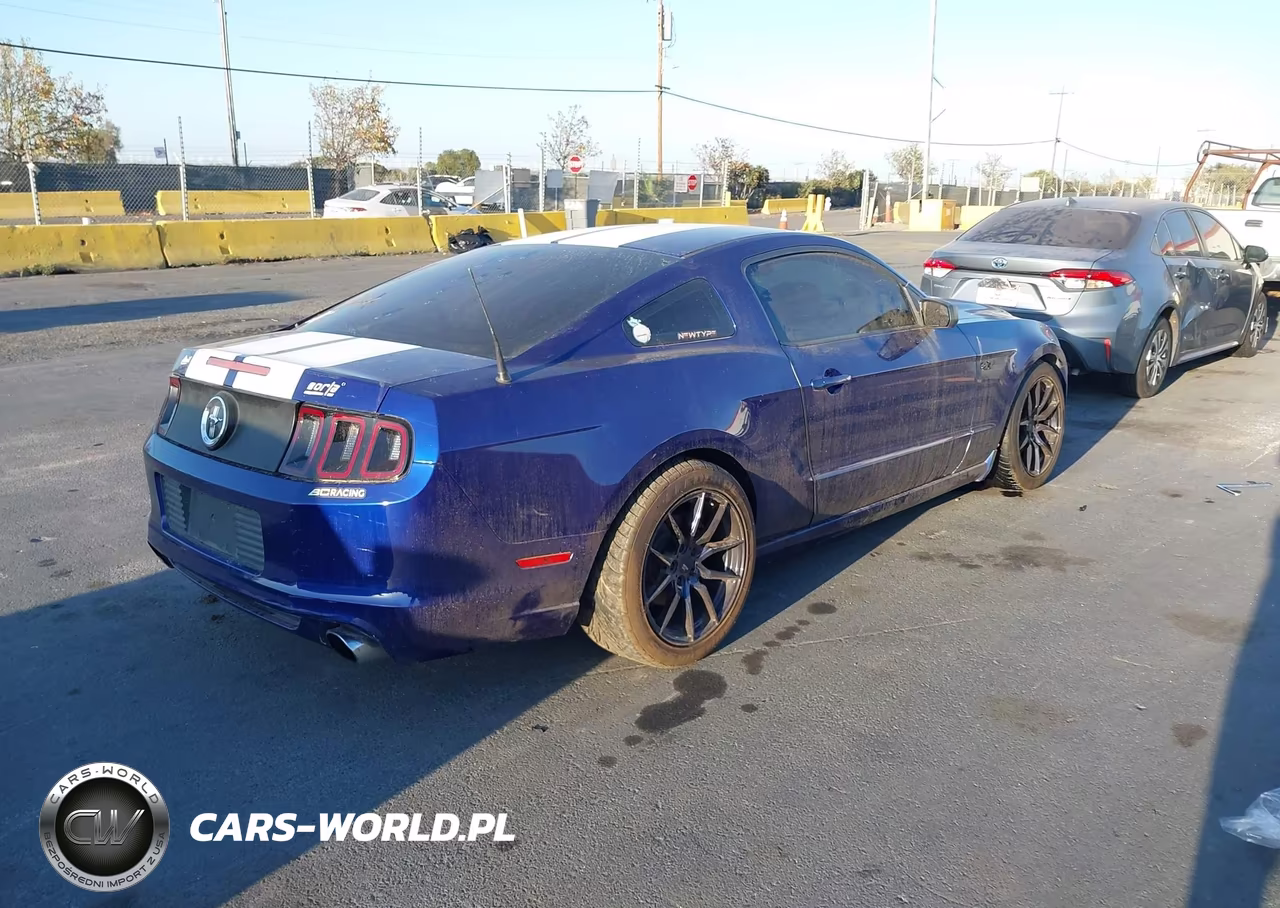 2013 Ford Mustang V6 VIN:1ZVBP8AM1D5221651 - 4
