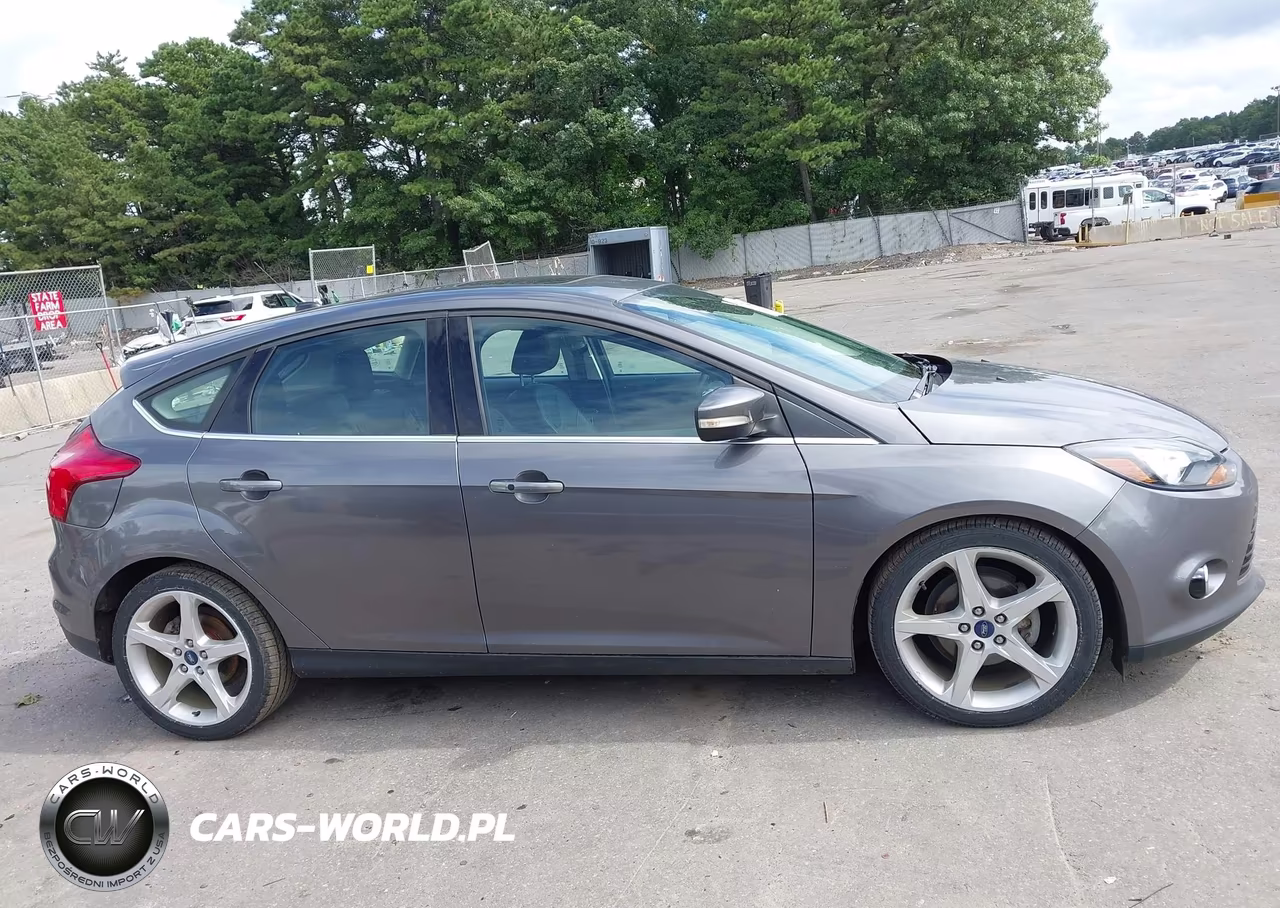 2012 Ford Focus Titanium VIN:1FAHP3N28CL460395 - 13