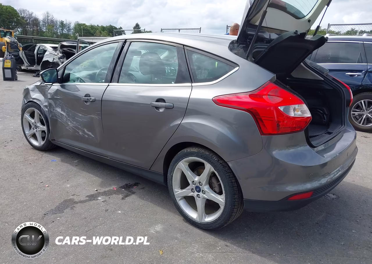 2012 Ford Focus Titanium VIN:1FAHP3N28CL460395 - 3
