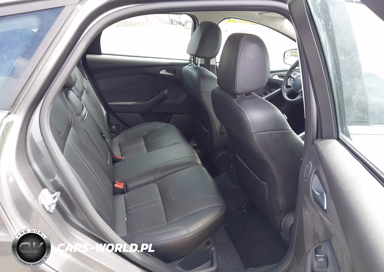 2012 Ford Focus Titanium VIN:1FAHP3N28CL460395 - 8