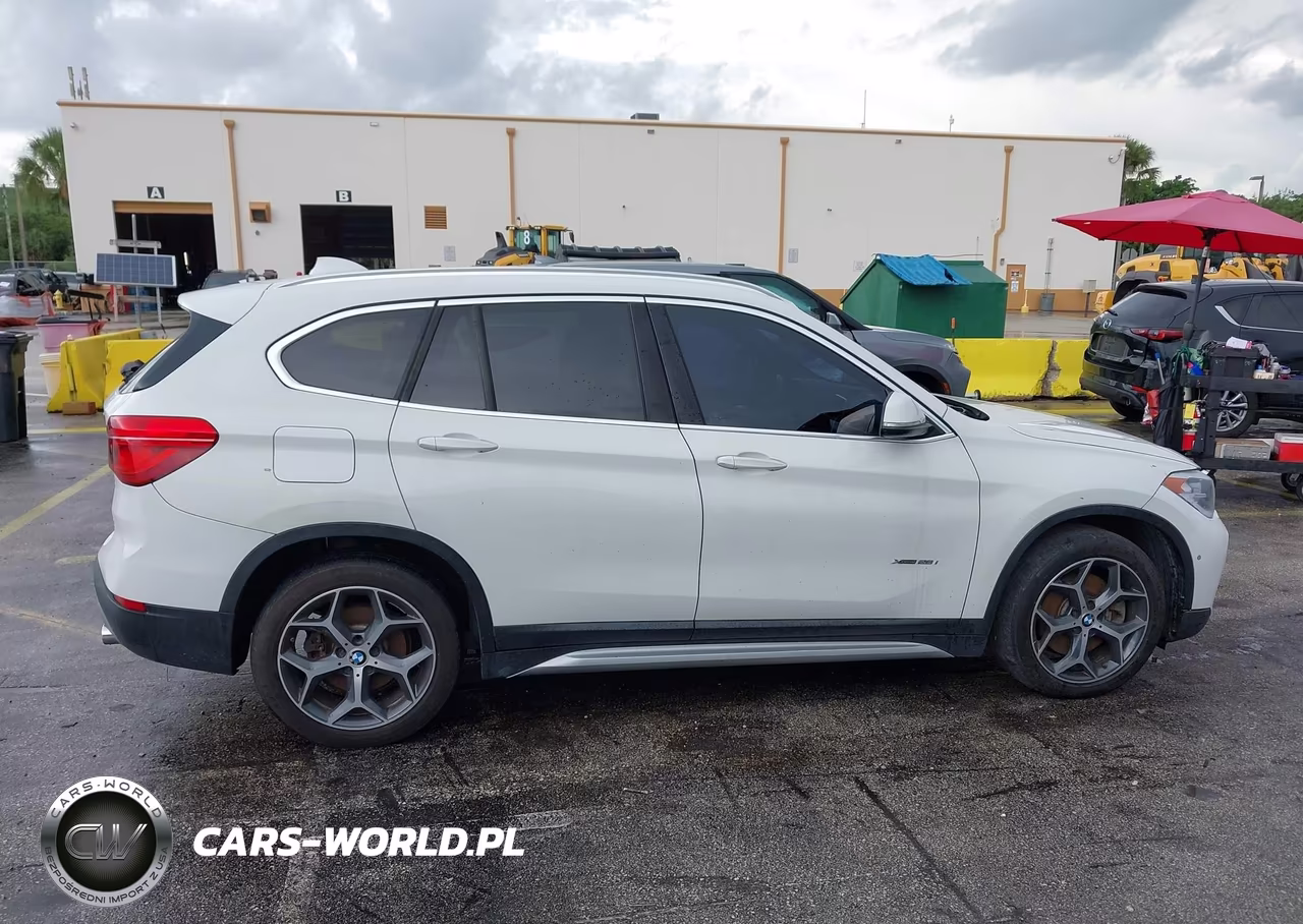 2018 BMW X1 xDrive28I VIN:WBXHT3C31J5K25147 - 13