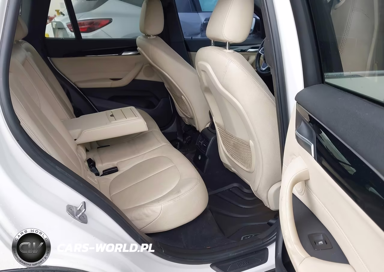 2018 BMW X1 xDrive28I VIN:WBXHT3C31J5K25147 - 8