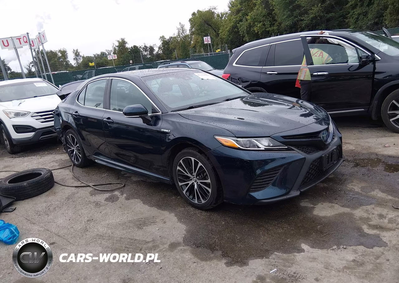 2018 Toyota Camry Hybrid Se