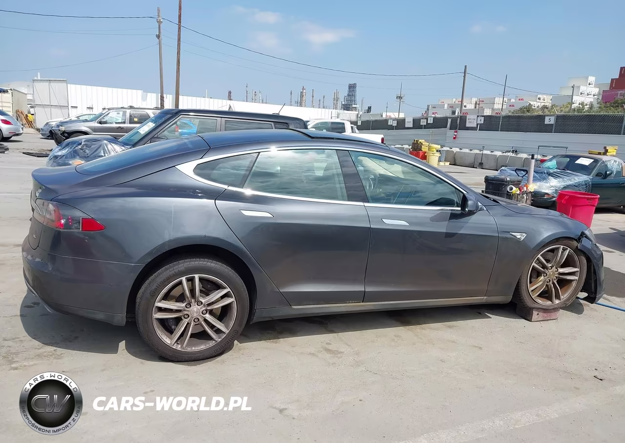 2014 Tesla Model S P85 VIN:5YJSA1H17EFP65059 - 12