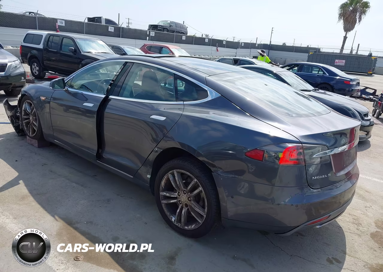 2014 Tesla Model S P85 VIN:5YJSA1H17EFP65059 - 3