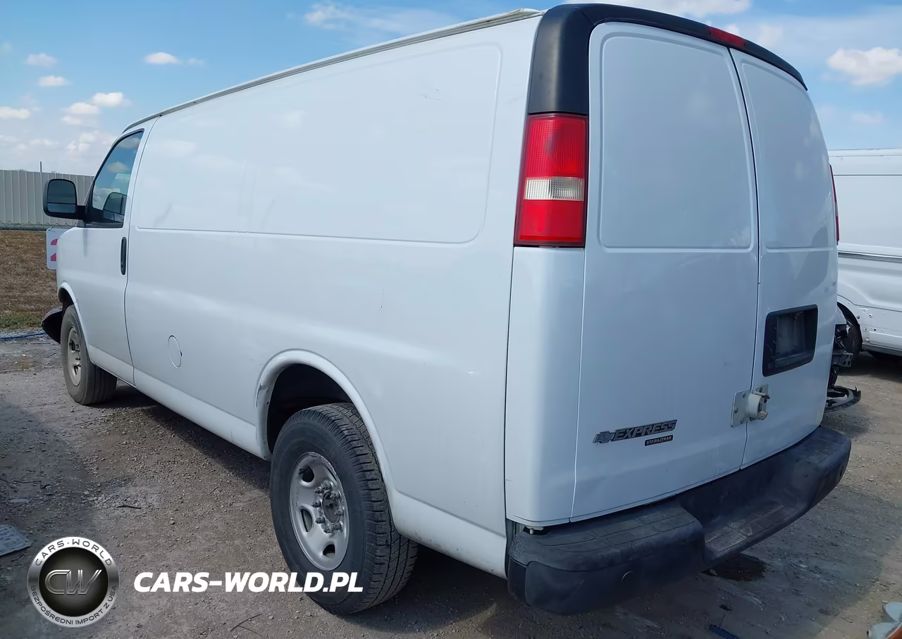2015 Chevrolet Express 2500 Work Van VIN:1GCWGFCF2F1245670 - 3