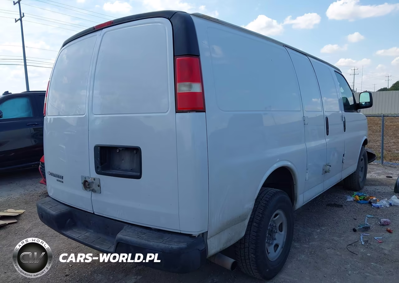 2015 Chevrolet Express 2500 Work Van VIN:1GCWGFCF2F1245670 - 4