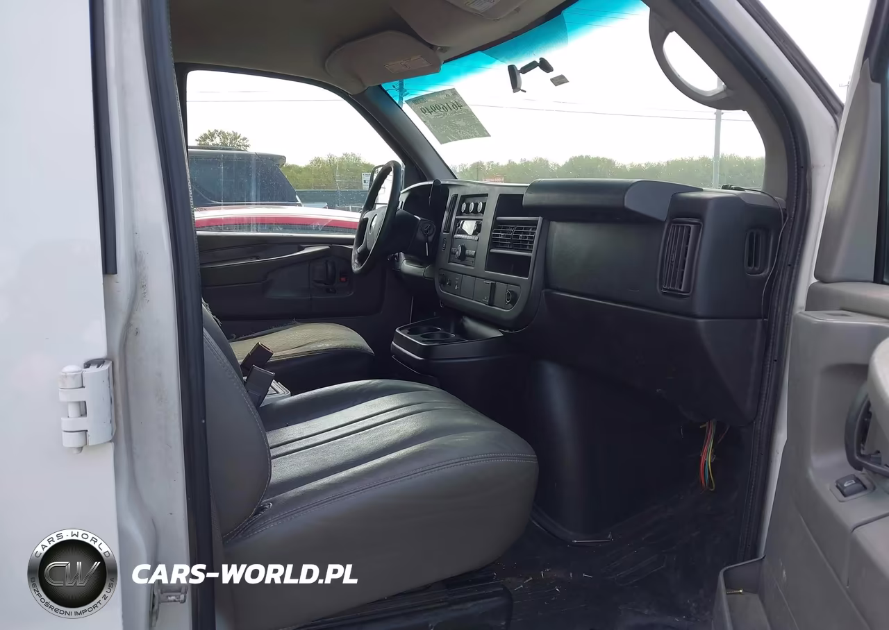 2015 Chevrolet Express 2500 Work Van VIN:1GCWGFCF2F1245670 - 5