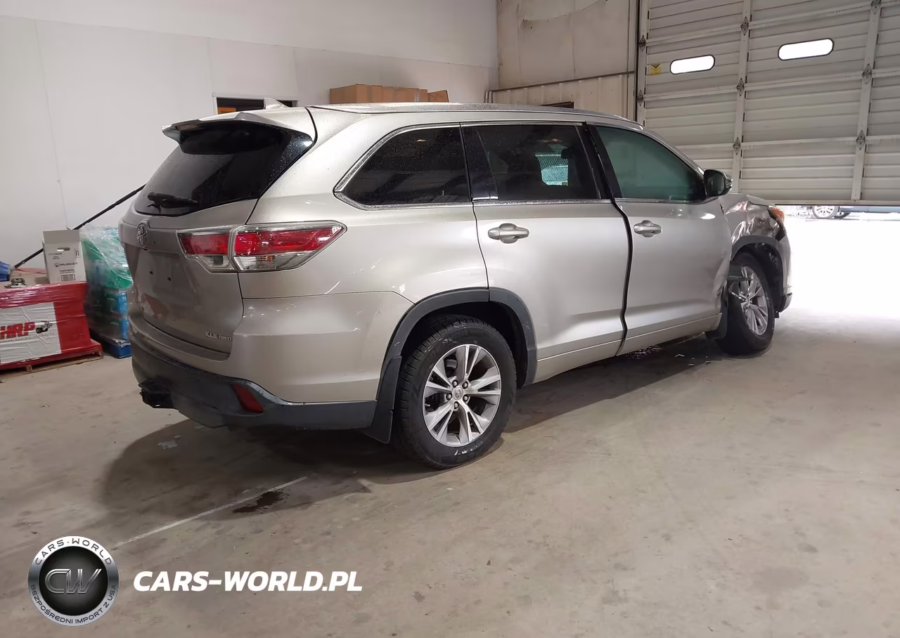 2014 Toyota Highlander Xle V6 VIN:5TDJKRFH3ES055188 - 4