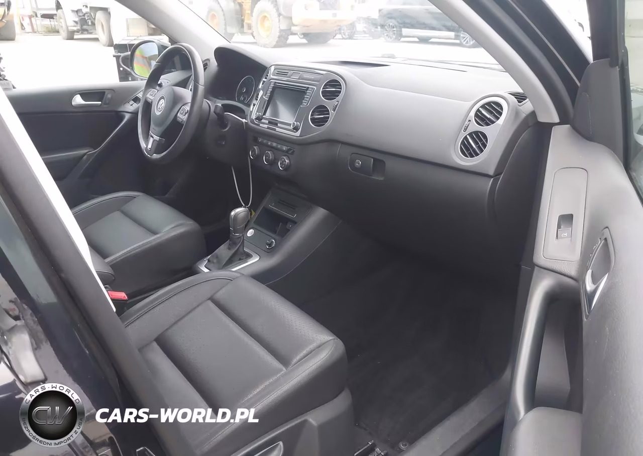 2017 Volkswagen Tiguan 2.0T-2.0T S VIN:WVGAV7AX1HK027584 - 5