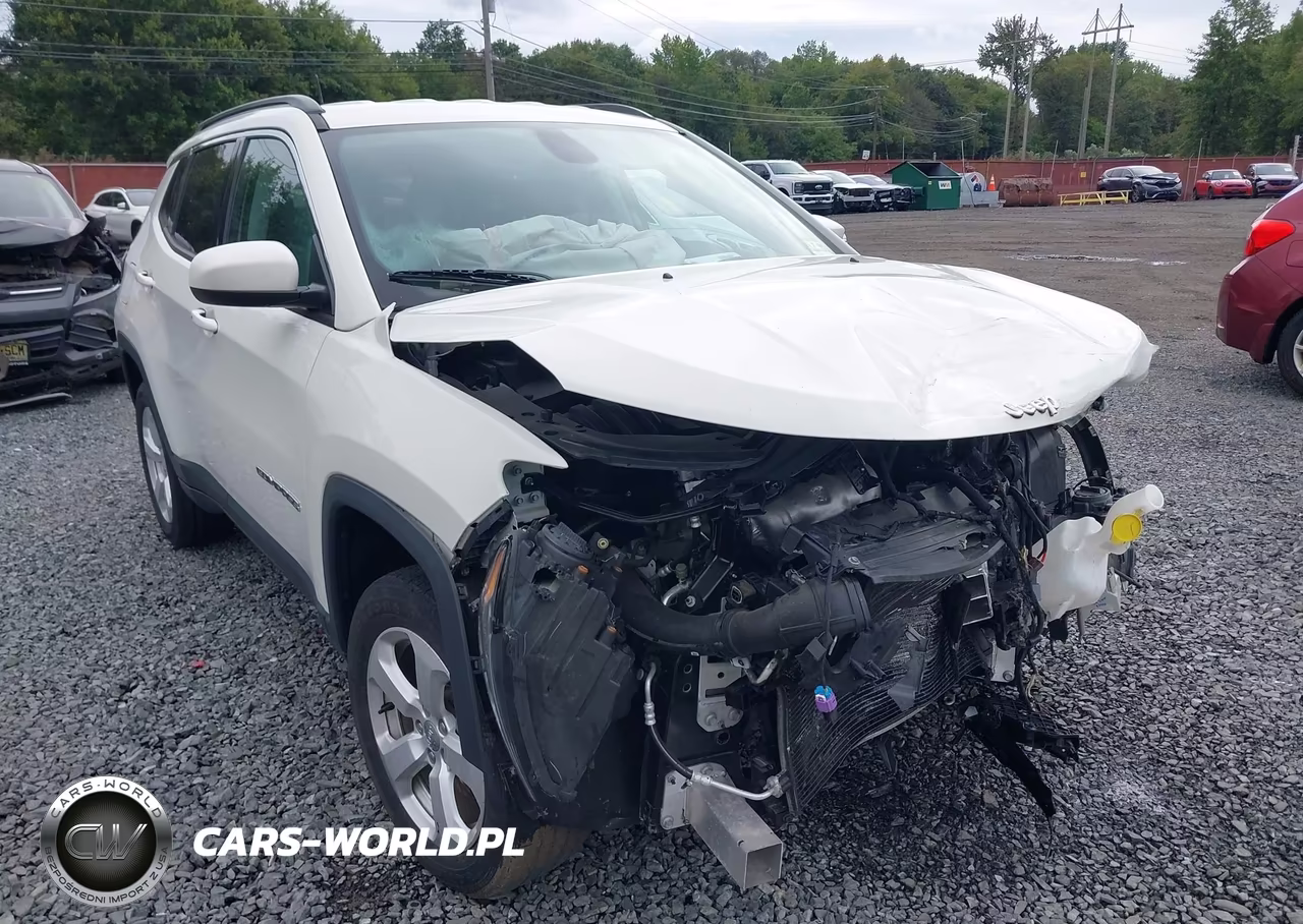 2019 Jeep Compass Latitude 4X4 VIN:3C4NJDBB2KT670647 - 16