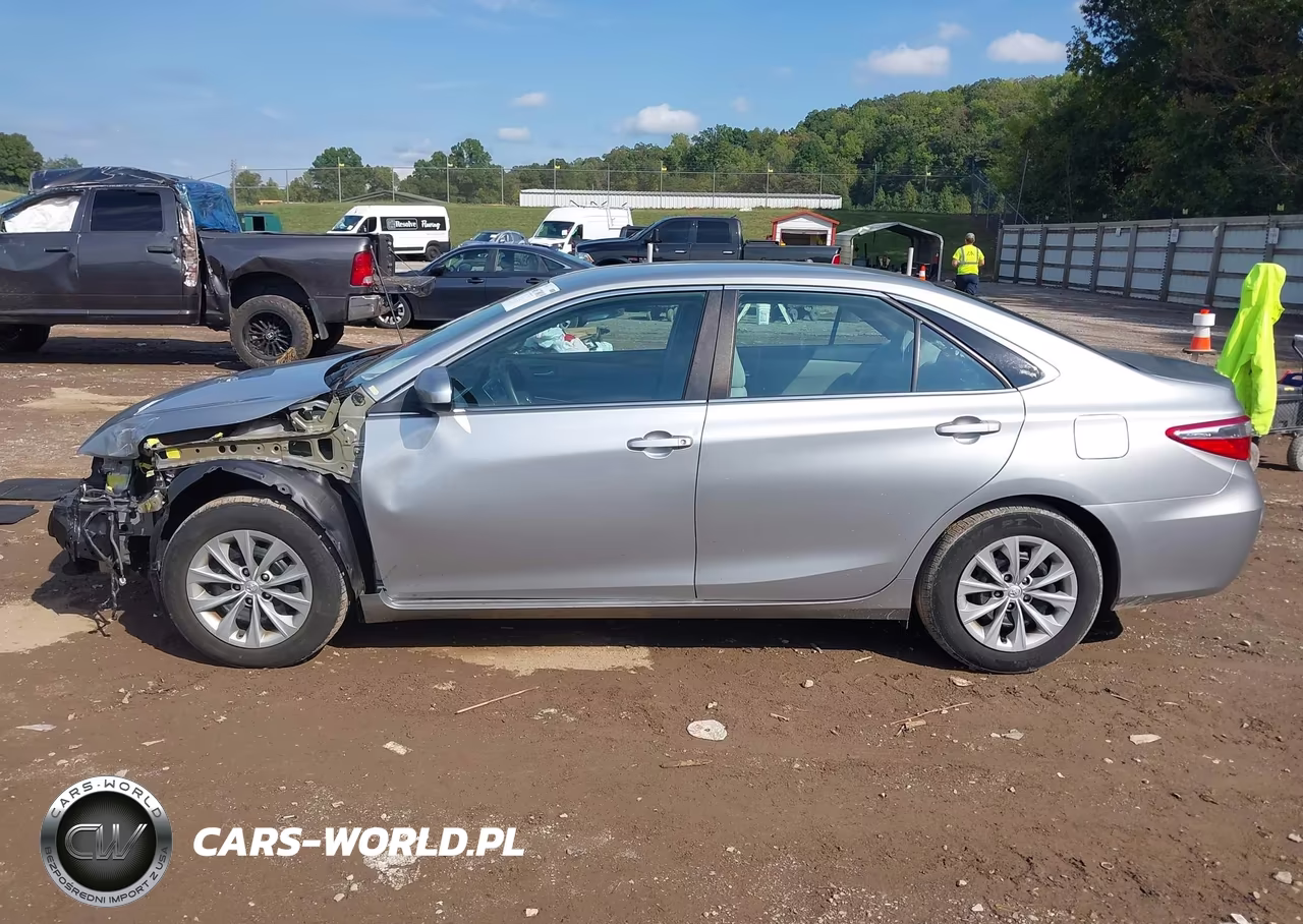 2016 Toyota Camry Le VIN:4T1BF1FK3GU138801 - 14