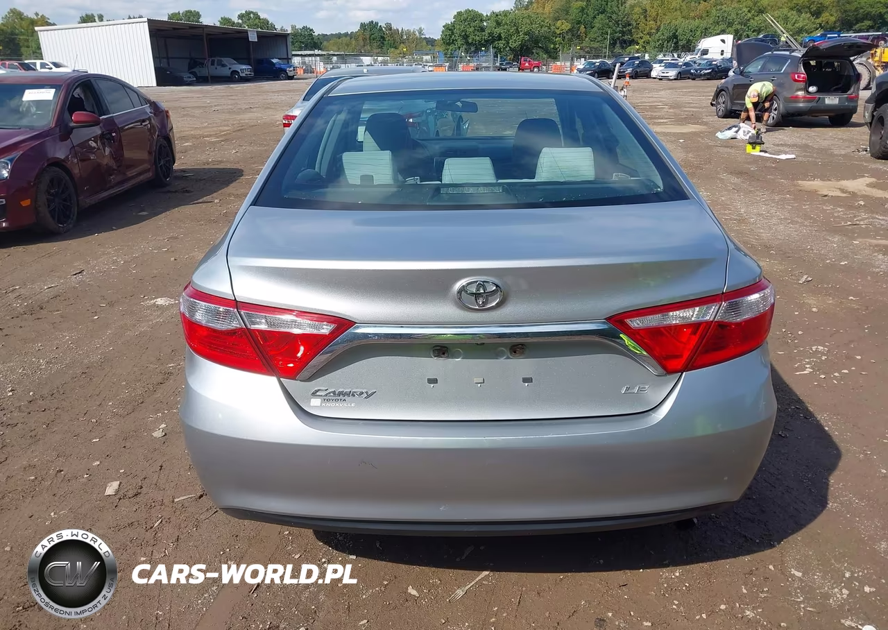 2016 Toyota Camry Le VIN:4T1BF1FK3GU138801 - 16