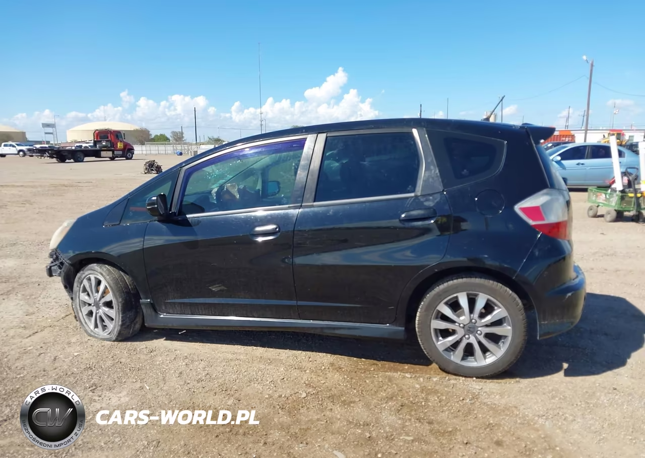 2012 Honda Fit Sport VIN:JHMGE8H54CC038606 - 15