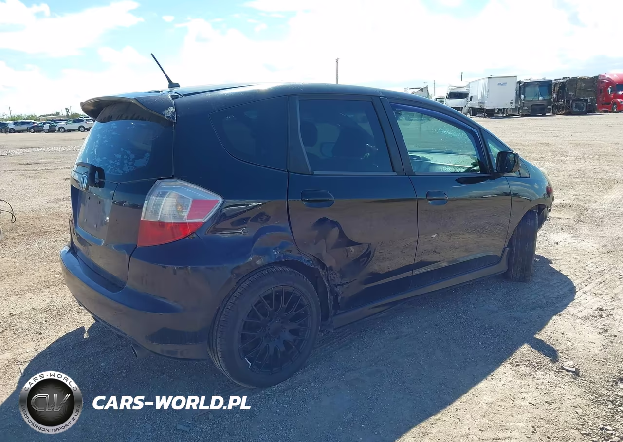 2012 Honda Fit Sport VIN:JHMGE8H54CC038606 - 4