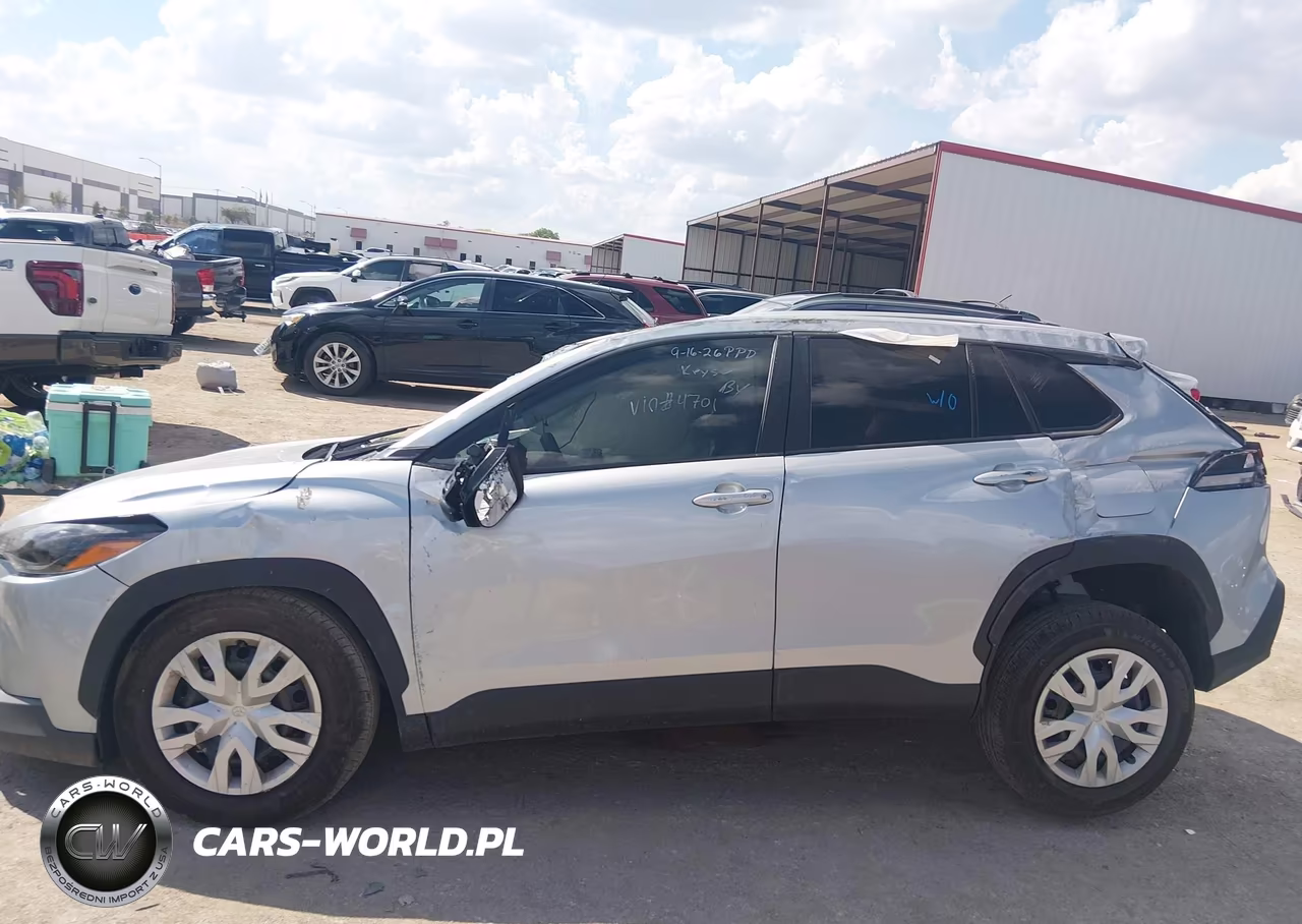 2026 Toyota Corolla Cross L VIN:7MUAAAAG7TV194701 - 14