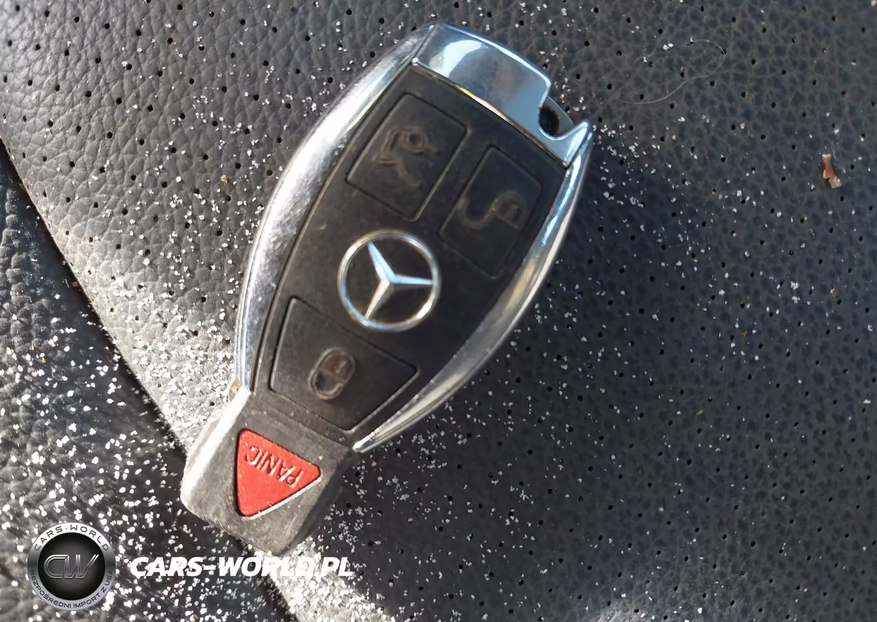 2011 Mercedes-Benz C 300 Luxury 4Matic-Sport 4Matic VIN:WDDGF8BB0BR143786 - 11