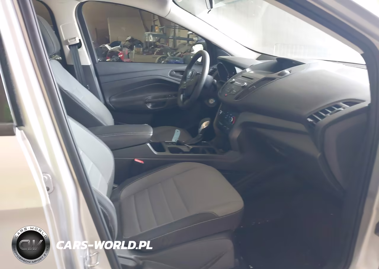 2017 Ford Escape S VIN:1FMCU0F7XHUB95420 - 5